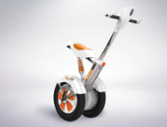 Sin embargo, los scooters eléctricos convencionales todavía tienen algunos límites para cumplir con los requisitos de viaje de larga distancia de clientes.