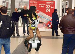 Among various models in Airwheel electric scooter family, A3 is an optimization in terms of the design and price. 