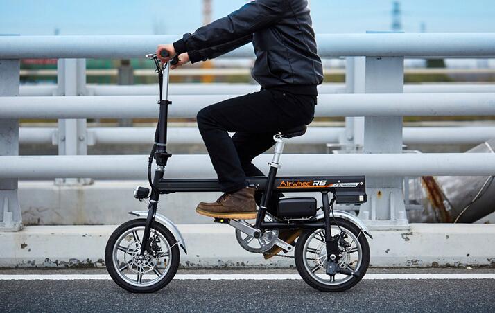 Airwheel R6 electric bike