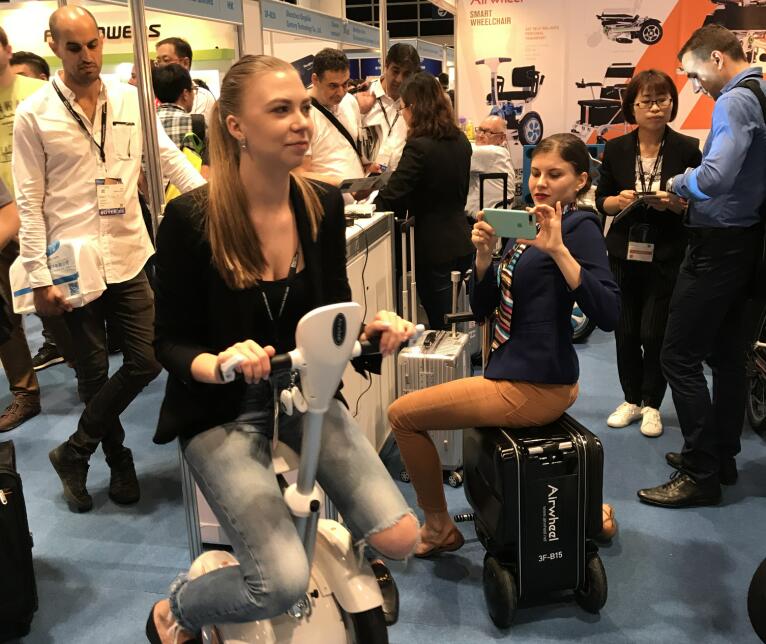 Airwheel SE3 suitcase electric scooter